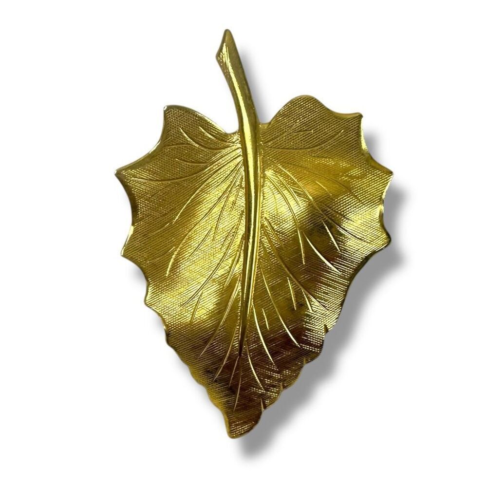 Vintage Gold Tone Leaf Brooch Pin Textured Renaissance Fairycore Nature Artsy